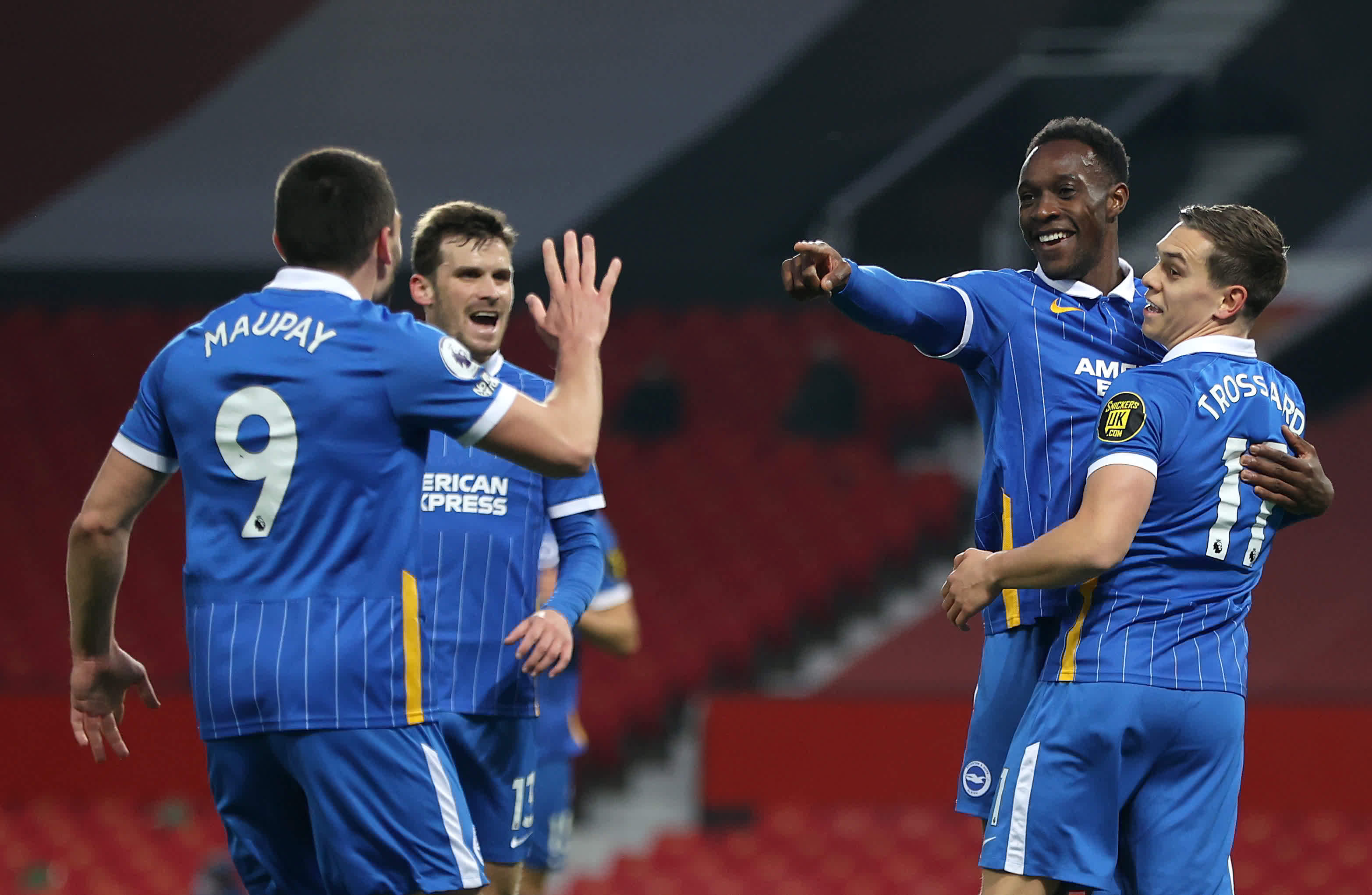 斯敲定了合 斯敲定了合